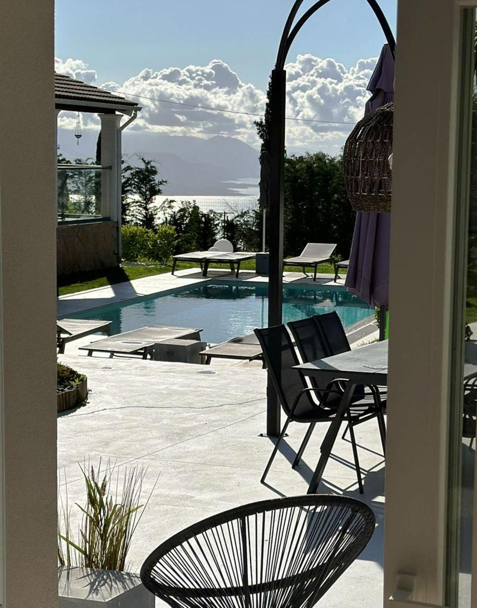 Grande Terra Villas With Swimming Pool Spartylas Экстерьер фото